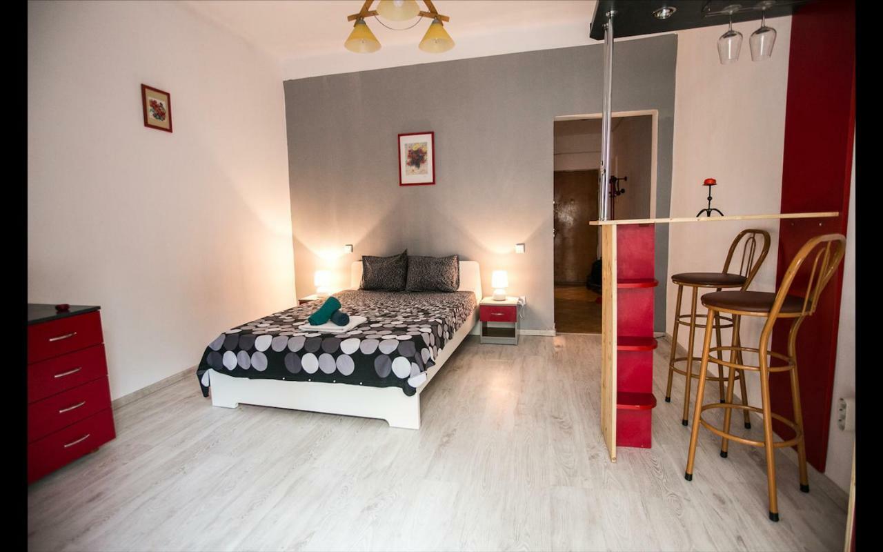 Cismigiu Garden Studio Apartment Bucharest Exterior photo