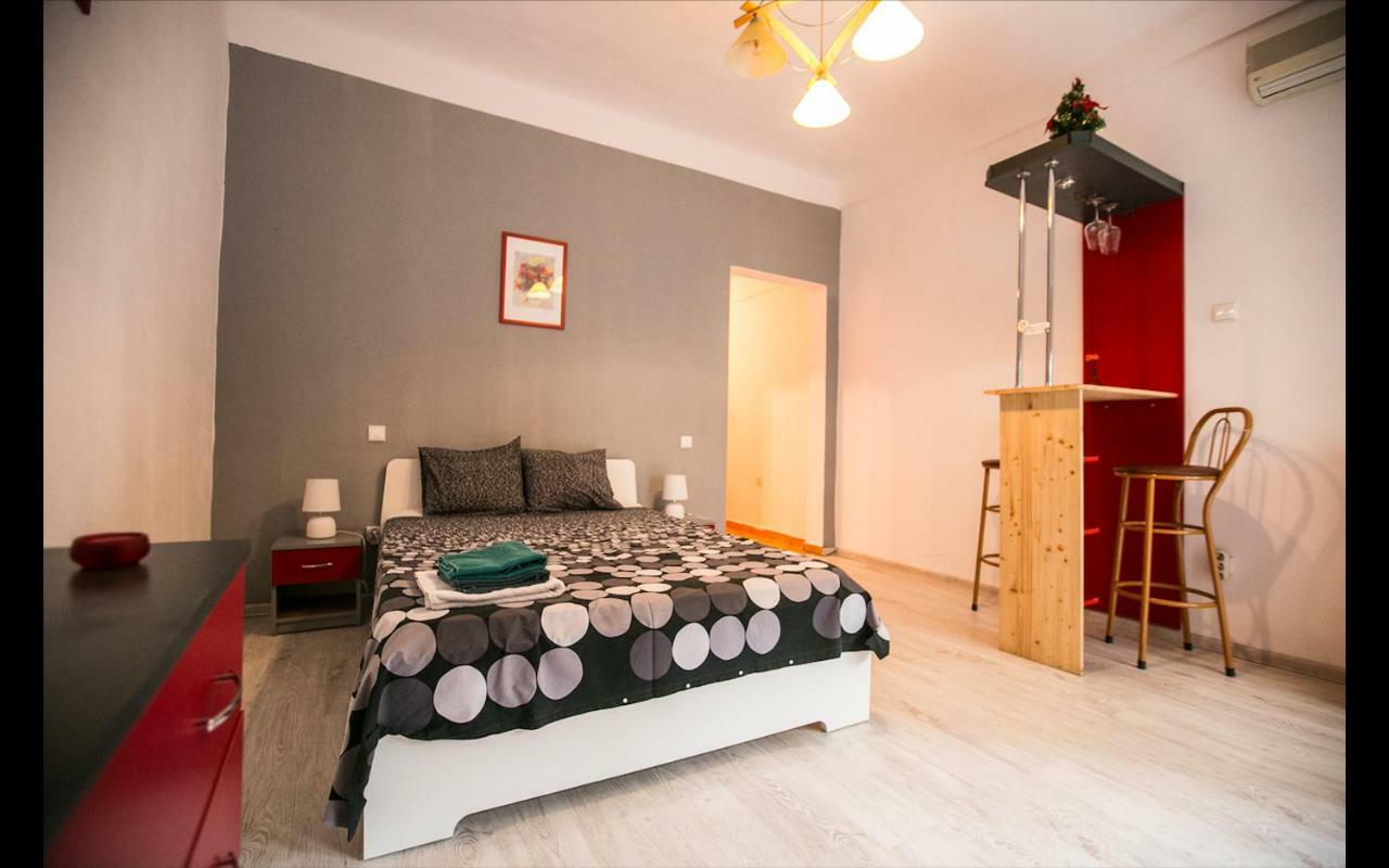 Cismigiu Garden Studio Apartment Bucharest Exterior photo