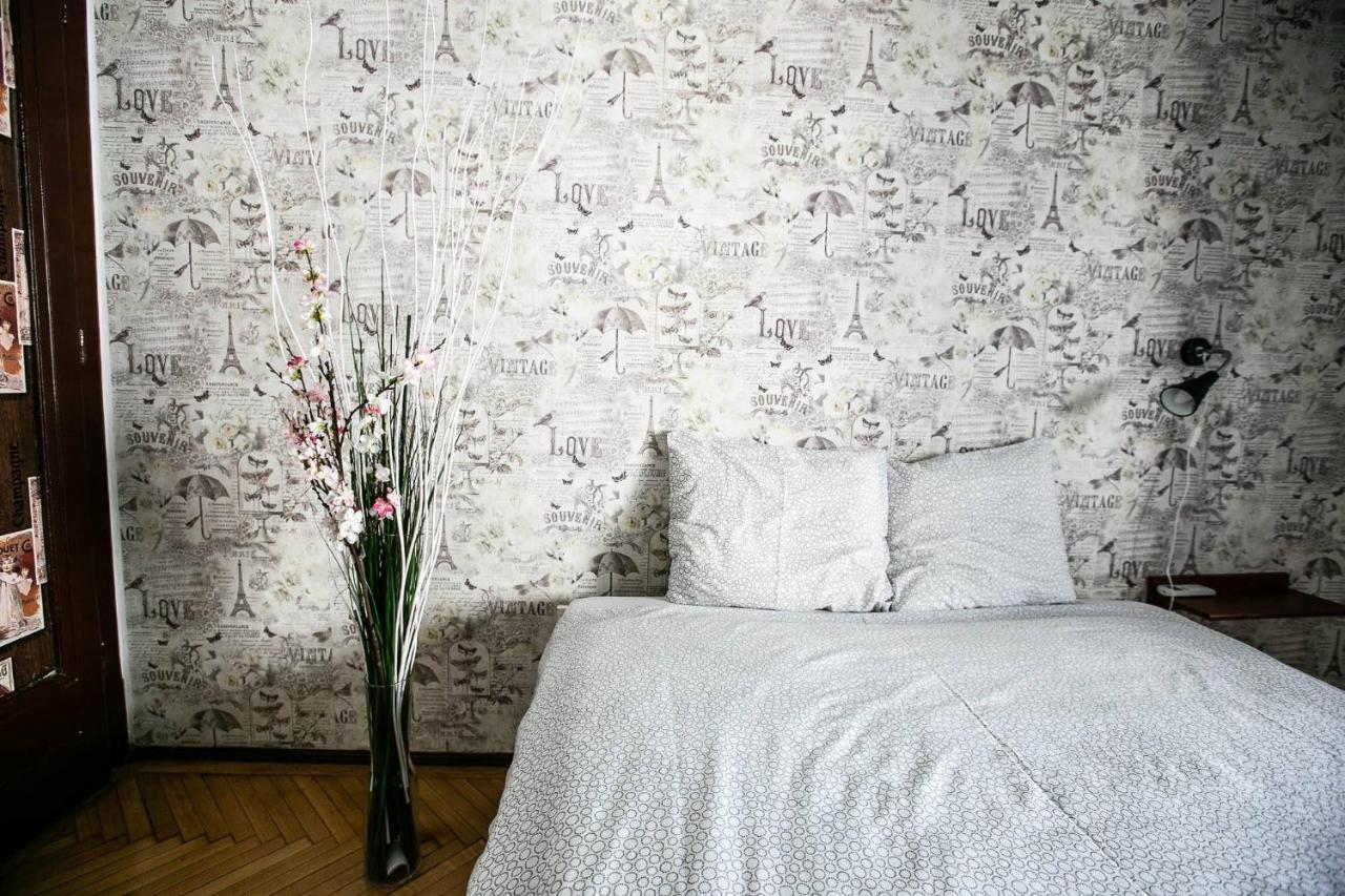 Cismigiu Garden Studio Apartment Bucharest Exterior photo